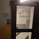 Viennese Hotel *